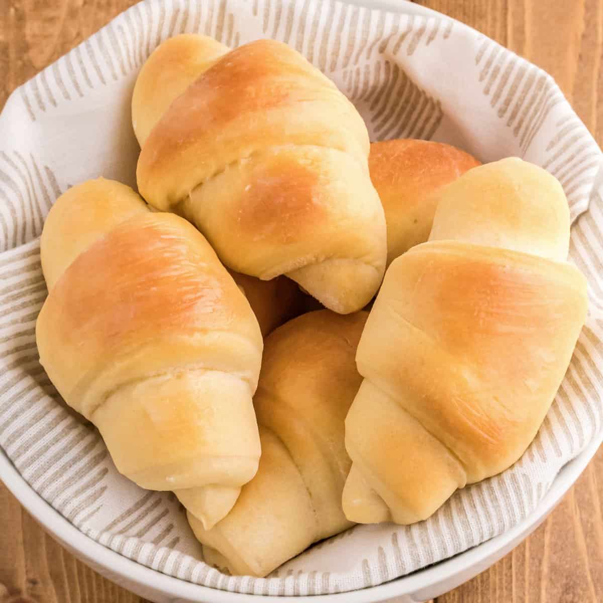 Crescent Rolls (American Soft Version of Croissants)